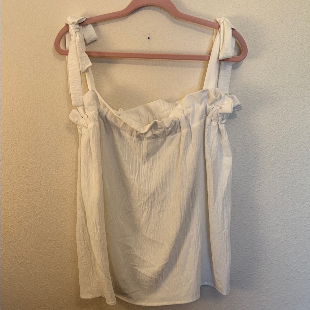 Sophie & Kate White Sleeveless Top